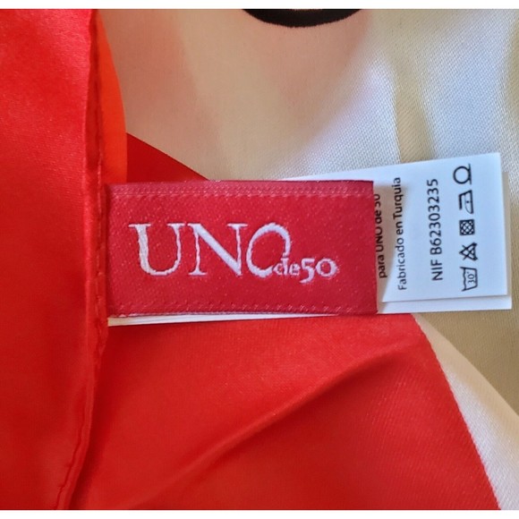 New Uno De 50 Iconic Scarf Feels And Looks Like Silk. 38” X 38” - Picture 4 of 5